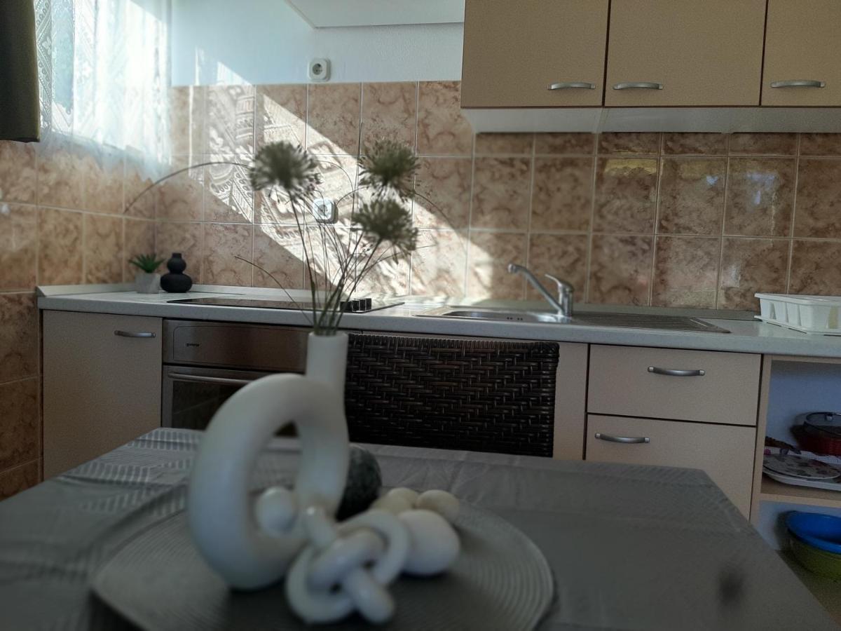 Apartments Lemongarden Duće Esterno foto