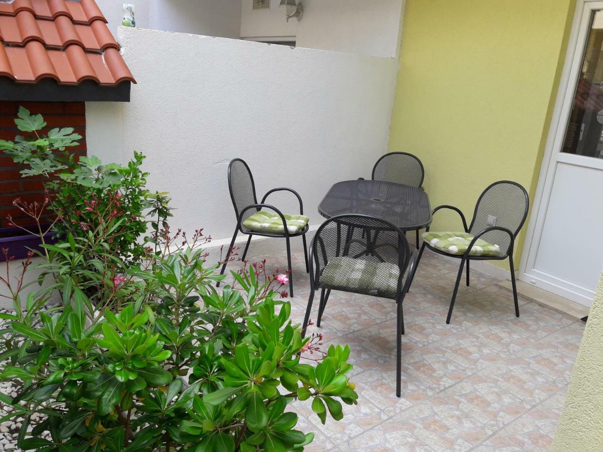 Apartments Lemongarden Duće Esterno foto