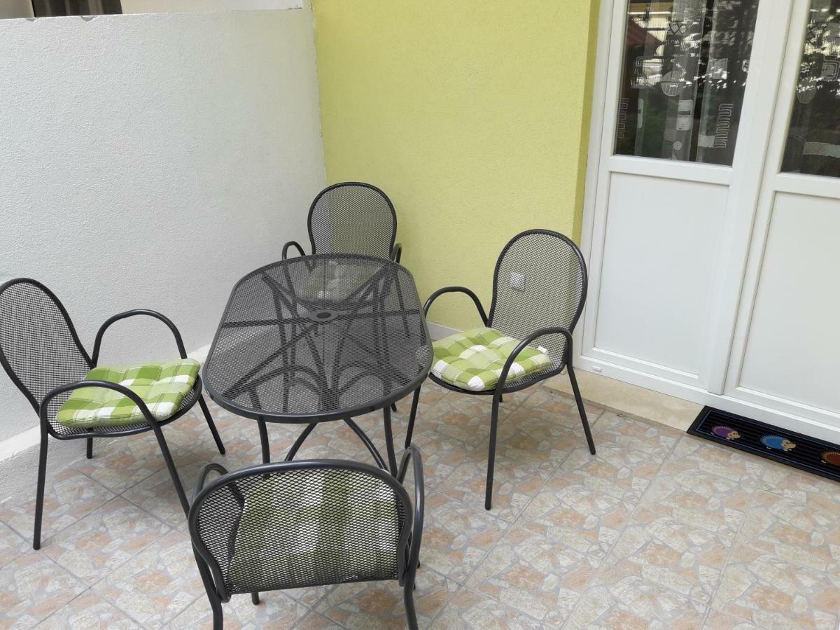 Apartments Lemongarden Duće Esterno foto